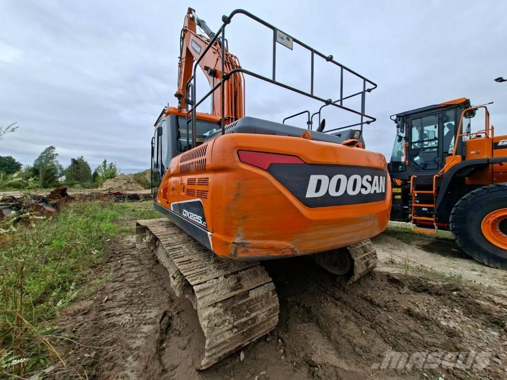Doosan DX 225 LC-5 حفارات زحافة