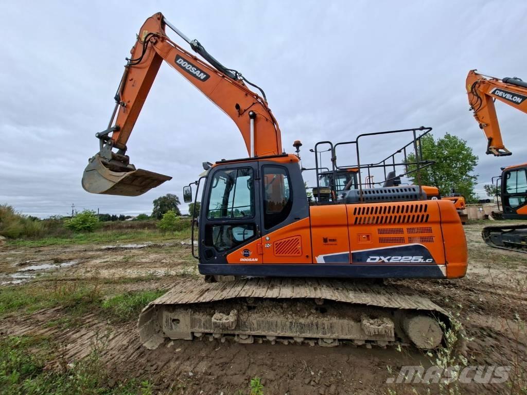 Doosan DX 225 LC-5 حفارات زحافة