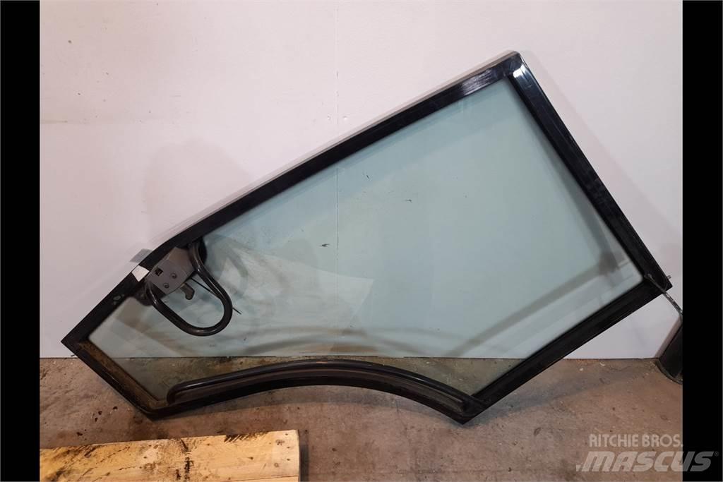 Valtra N142 Doors كابينة والداخلية