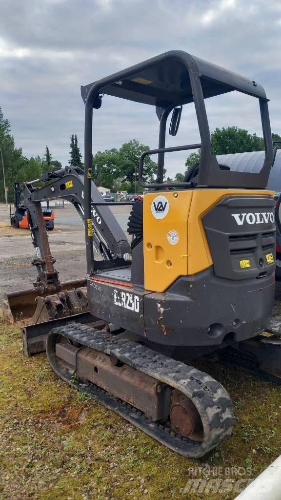 Volvo ECR 25 D حفارات صغيرة أقل من 7 طن (حفارات صغيرة)