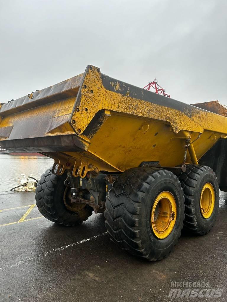 Komatsu HM 300-3 ساحبات مفصلية