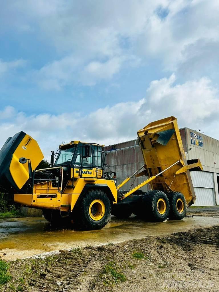 Komatsu HM 300-3 ساحبات مفصلية
