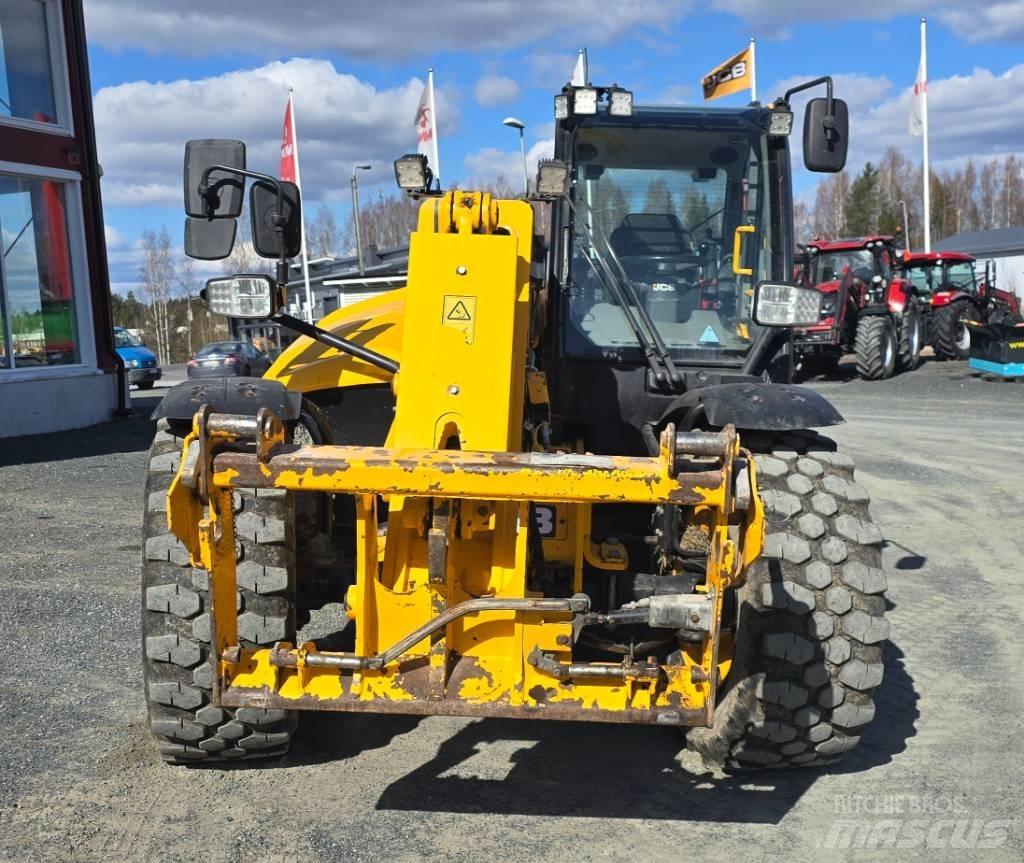 JCB 542-70 معدات مناولة لأغراض الزراعة