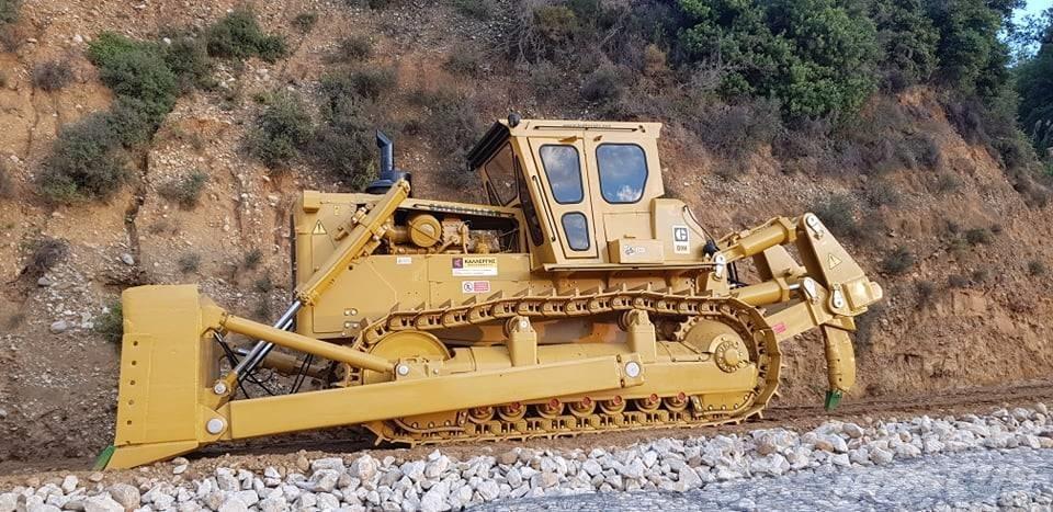 CAT D9G بلدوزرات مجنزرة