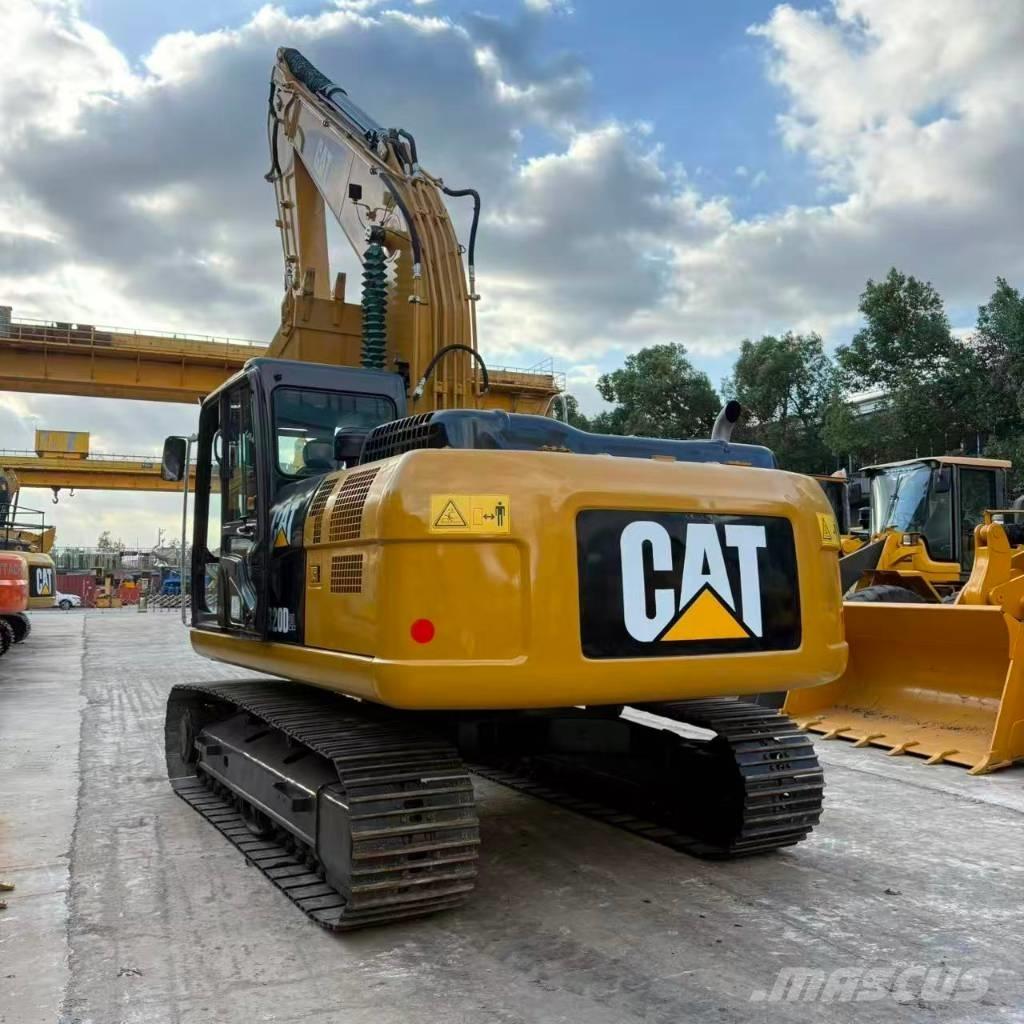 CAT 320D2 حفارات وسط 7 طن - 12 طن