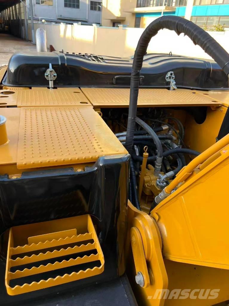 CAT 320D2 حفارات وسط 7 طن - 12 طن