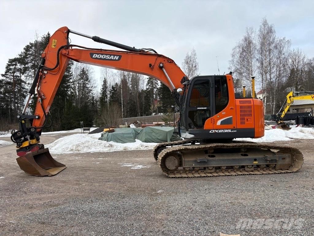 Doosan DX 235 LCR-5 حفارات زحافة
