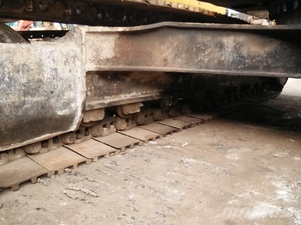 CAT 320 C حفارات زحافة