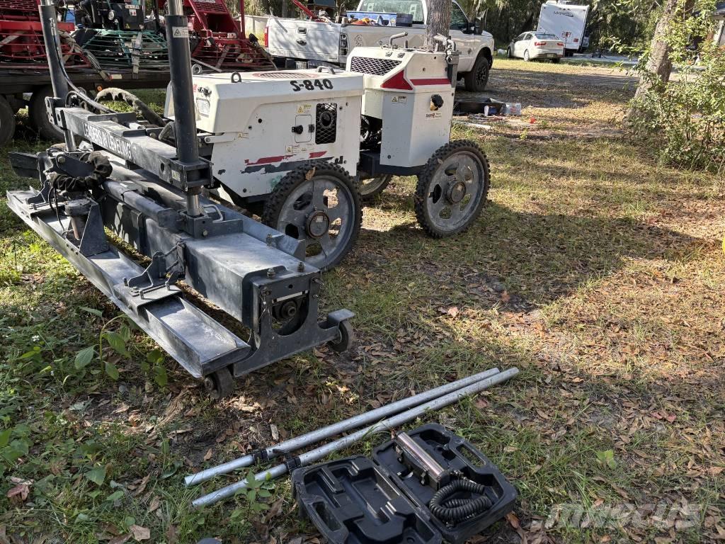 Somero S-840 طفرات توزيع الخرسانة