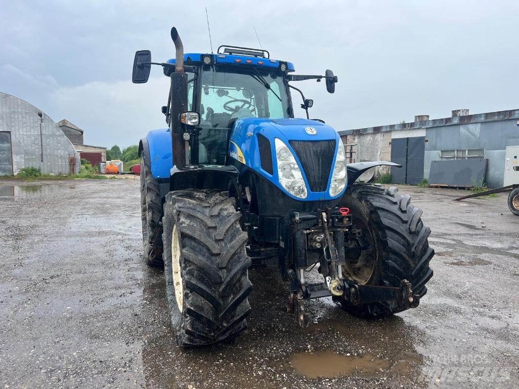 New Holland T 7070 الجرارات