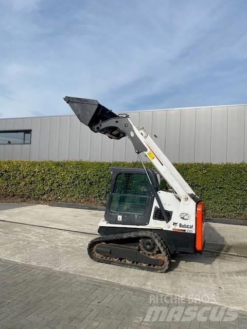 Takeuchi TL 230 لوادر انزلاقية التوجيه