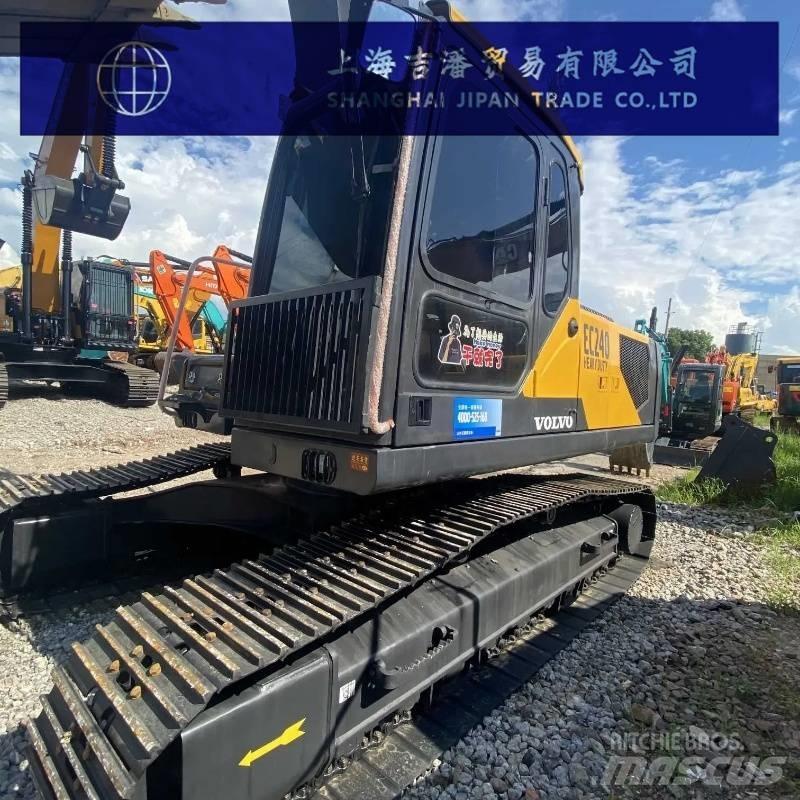 Volvo EC 240 حفارات زحافة