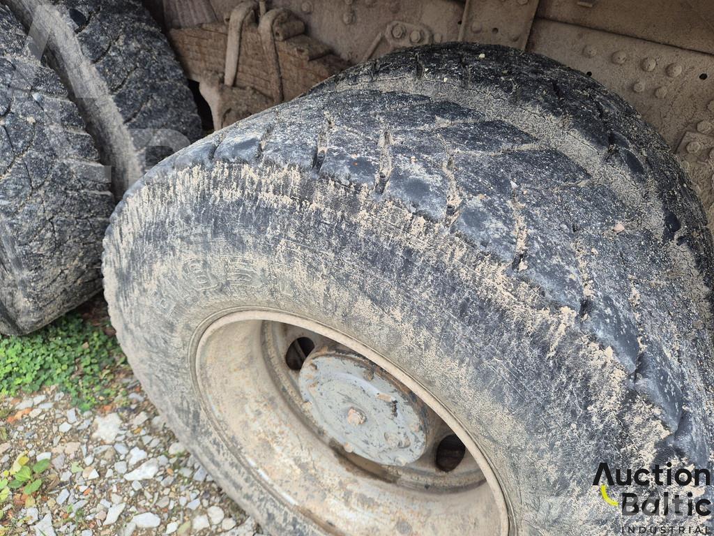 Iveco 260-34 شاحنات ذات صهاريج