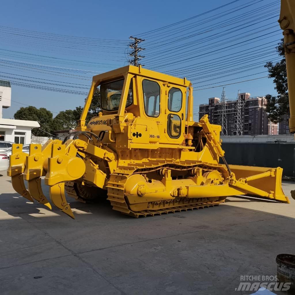 Komatsu D 85 بلدوزرات مجنزرة