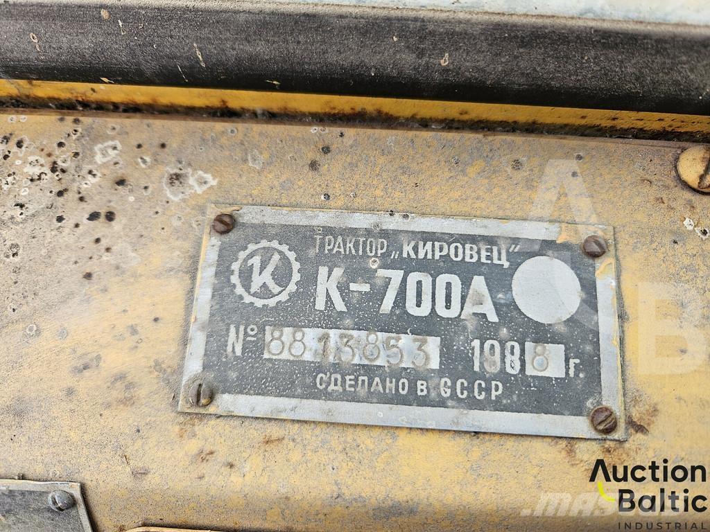  Kirovec K-700A الجرارات