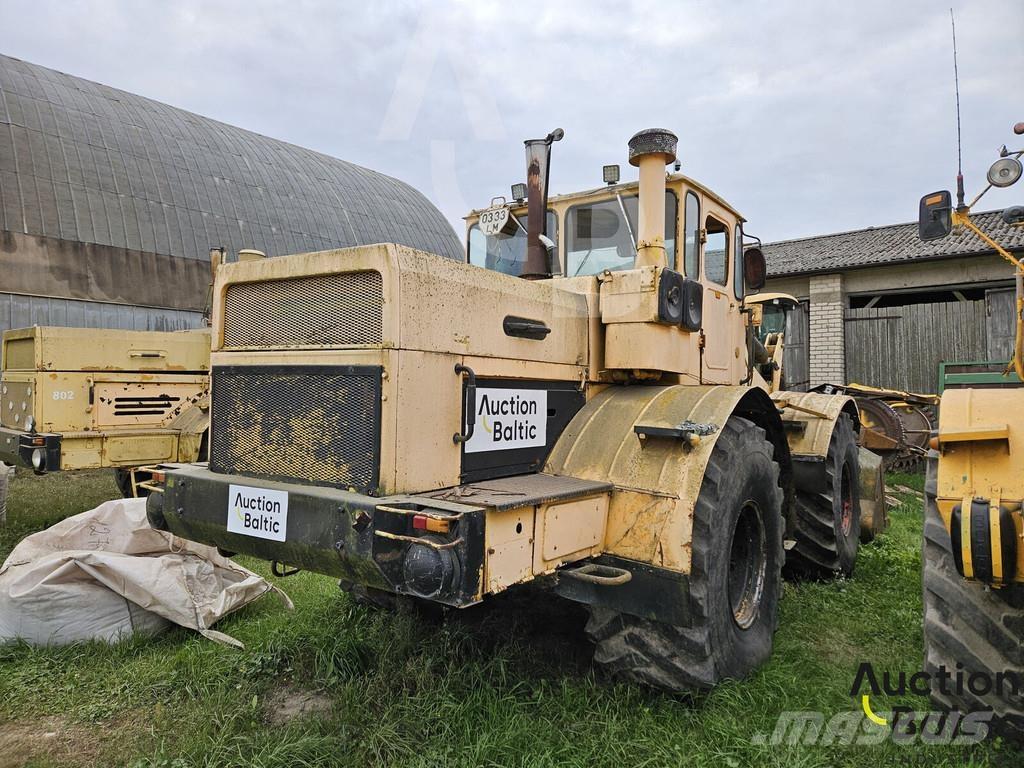  Kirovec K-700A الجرارات