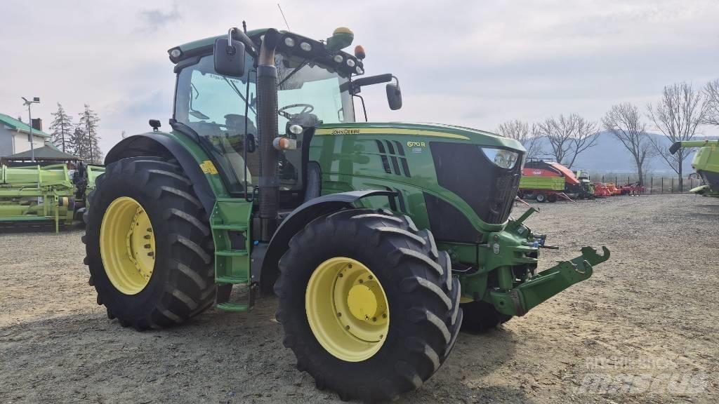 John Deere 6170 R الجرارات