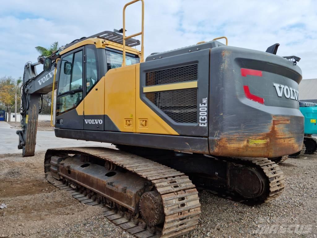 Volvo EC 300 E حفارات زحافة