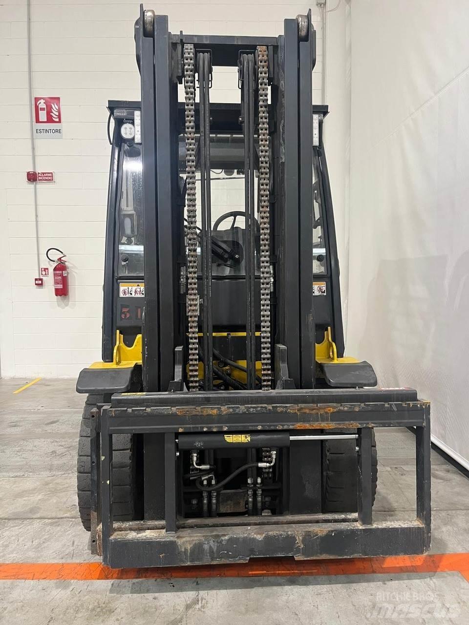 Yale GDP45VX6 شاحنات الديزل
