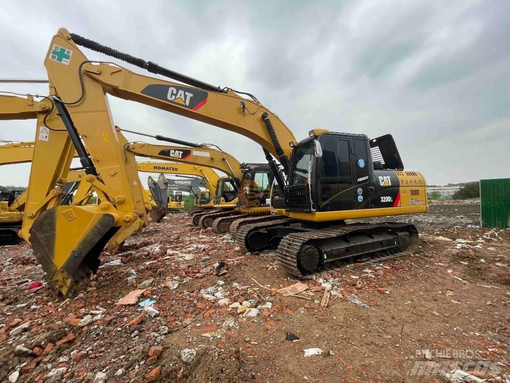 CAT 320 DL حفارات زحافة