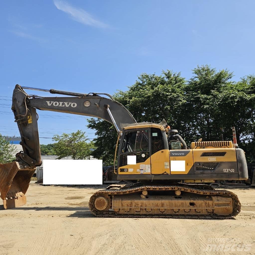 Volvo EC 300 D حفارات زحافة