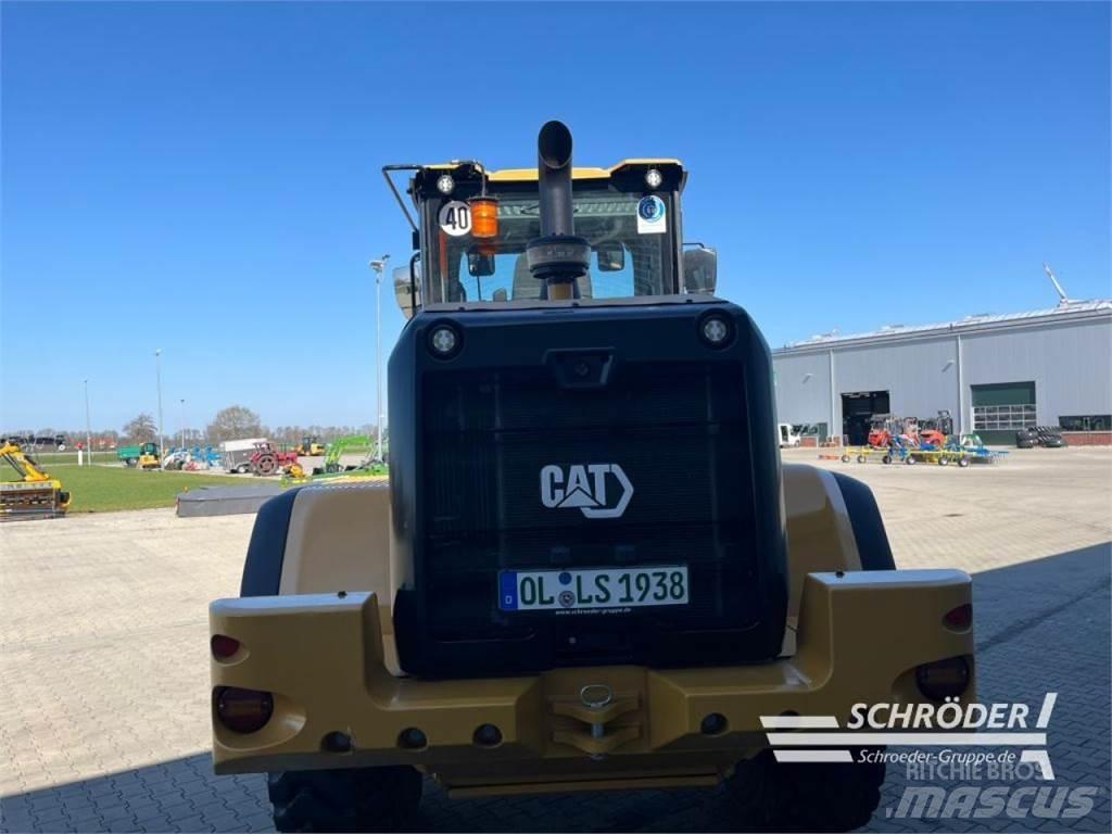 CAT 938 HL لوادر بعجل