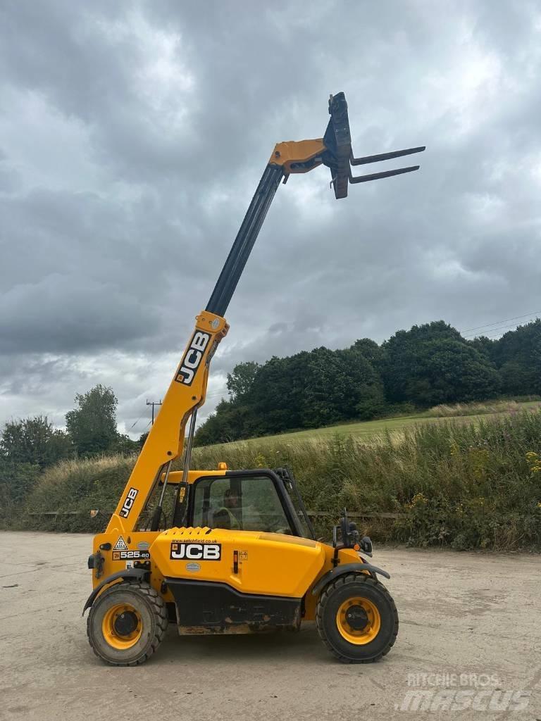 JCB 525-60 مناولات متداخلة