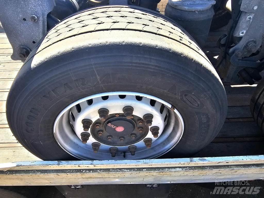 Goodyear T MAX مكونات أخرى