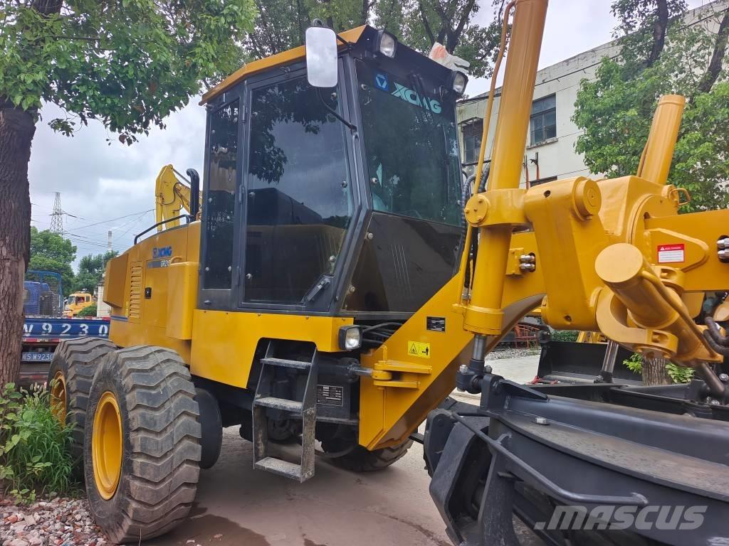 XCMG GR 2153 معدات تمهيد الطرق