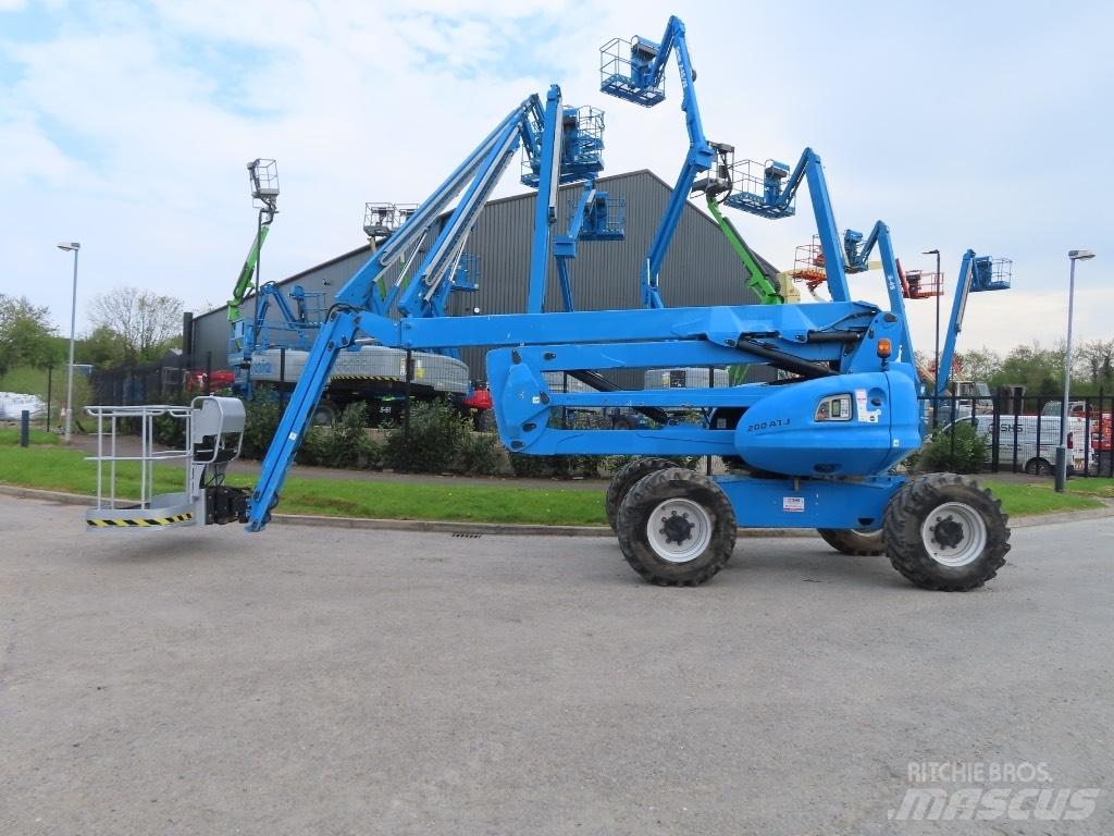 Manitou 200 ATJ رافعات سلة مفصلية