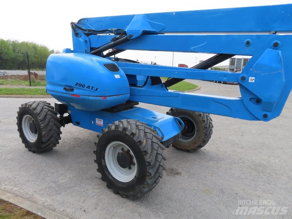 Manitou 200 ATJ رافعات سلة مفصلية