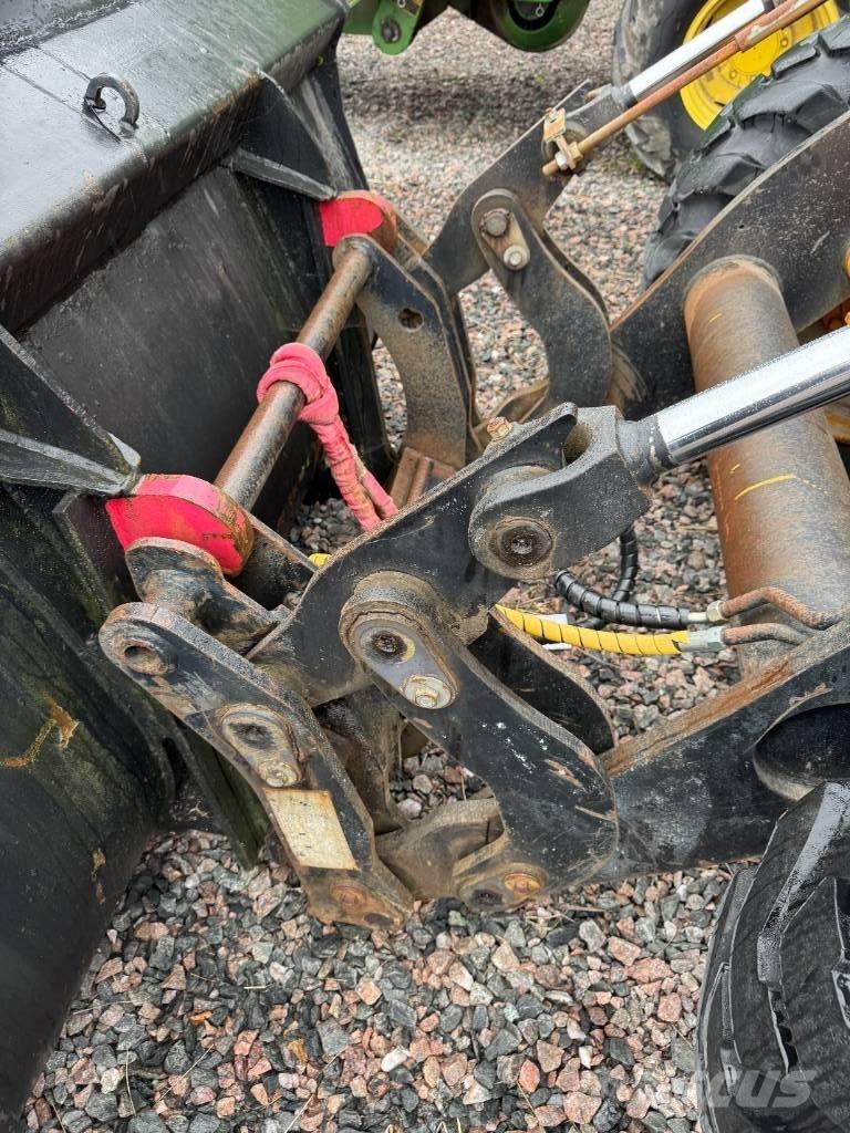 JCB 411 HT لوادر بعجل