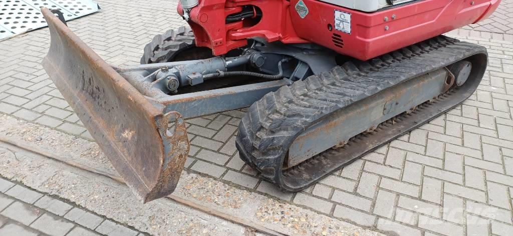 Takeuchi TB 235 CR حفارات صغيرة أقل من 7 طن (حفارات صغيرة)