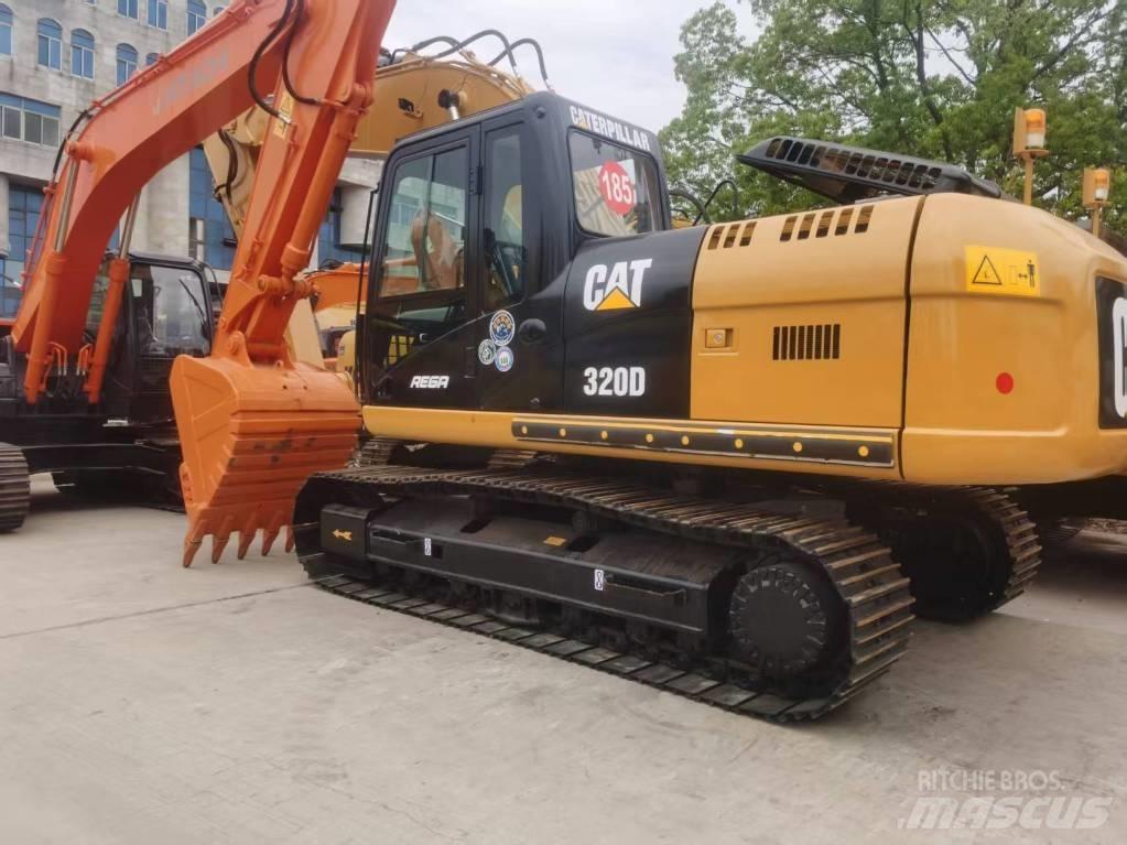 CAT 320 D حفارات زحافة