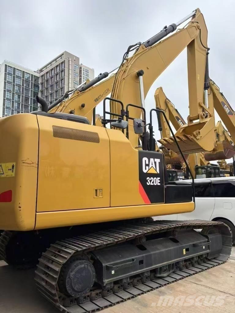 CAT 320 E حفارات زحافة