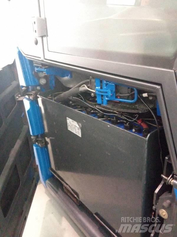 Linde E 80 شاحنات ذات رافعات شوكية تعمل بالكهرباء