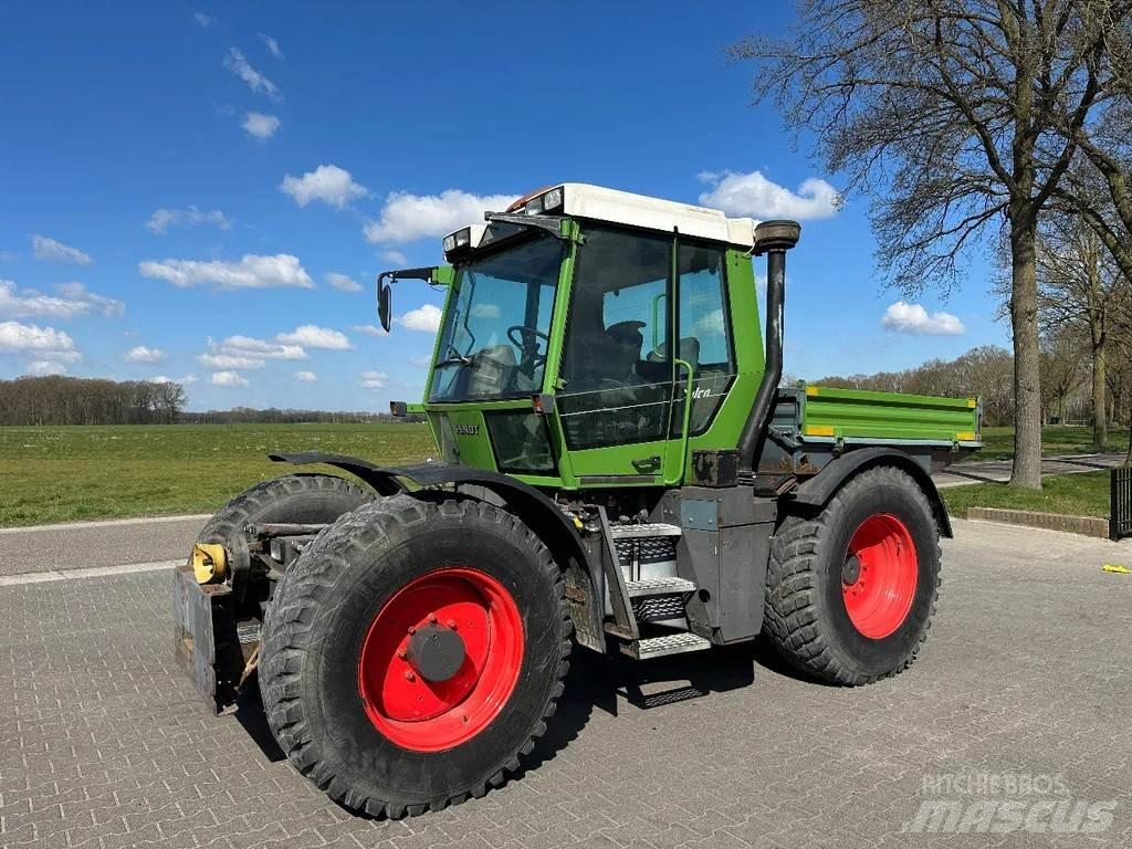 Fendt Xylon 520 الجرارات
