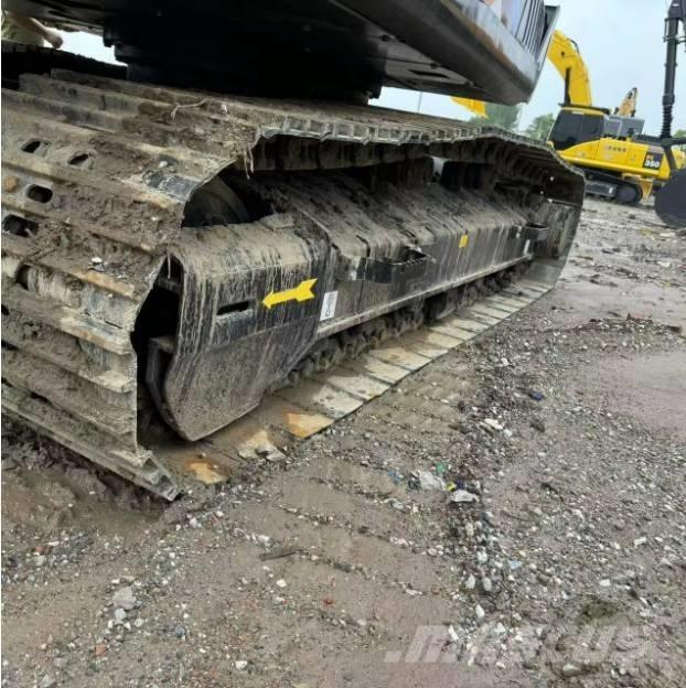 Hitachi ZX200 حفارات زحافة