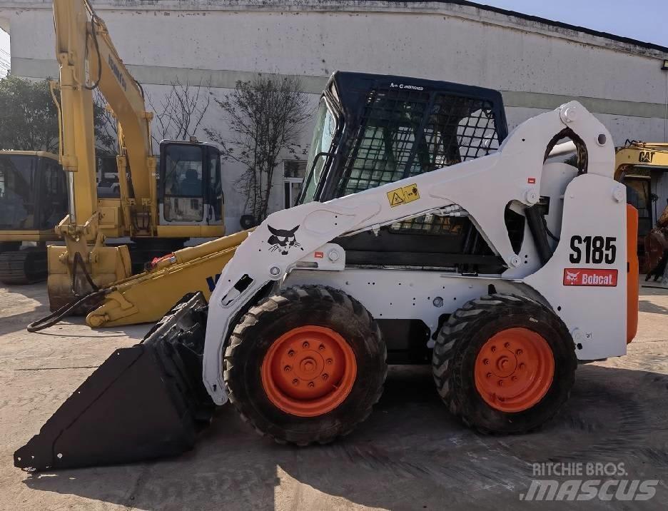 Bobcat S185 لوادر انزلاقية التوجيه