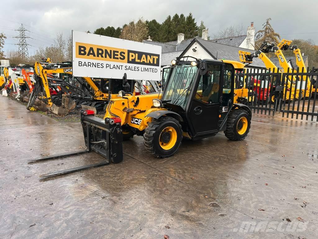 JCB 525-60 مناولات متداخلة