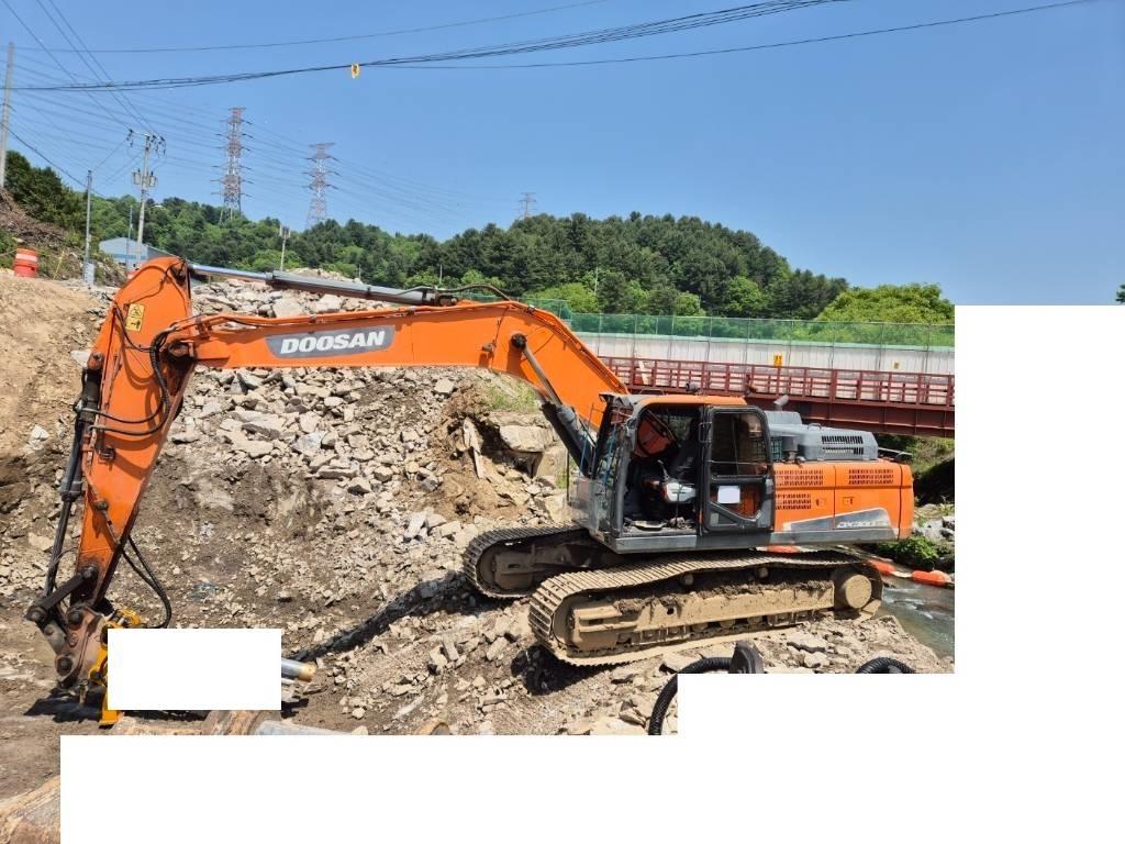Doosan DX 300 LC-5 حفارات زحافة