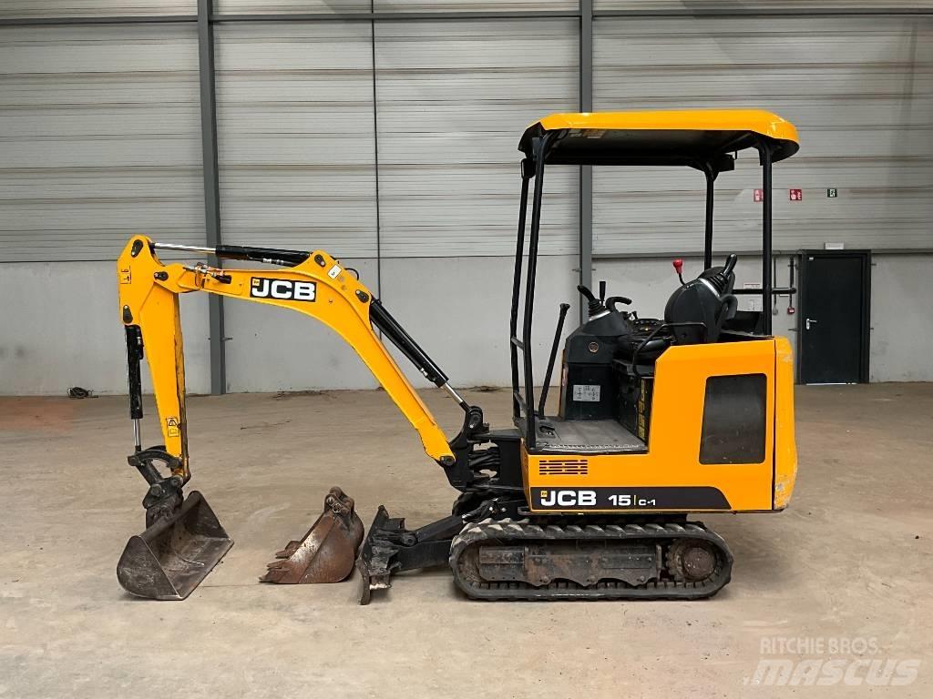 JCB 15 C-1 حفارات صغيرة أقل من 7 طن (حفارات صغيرة)