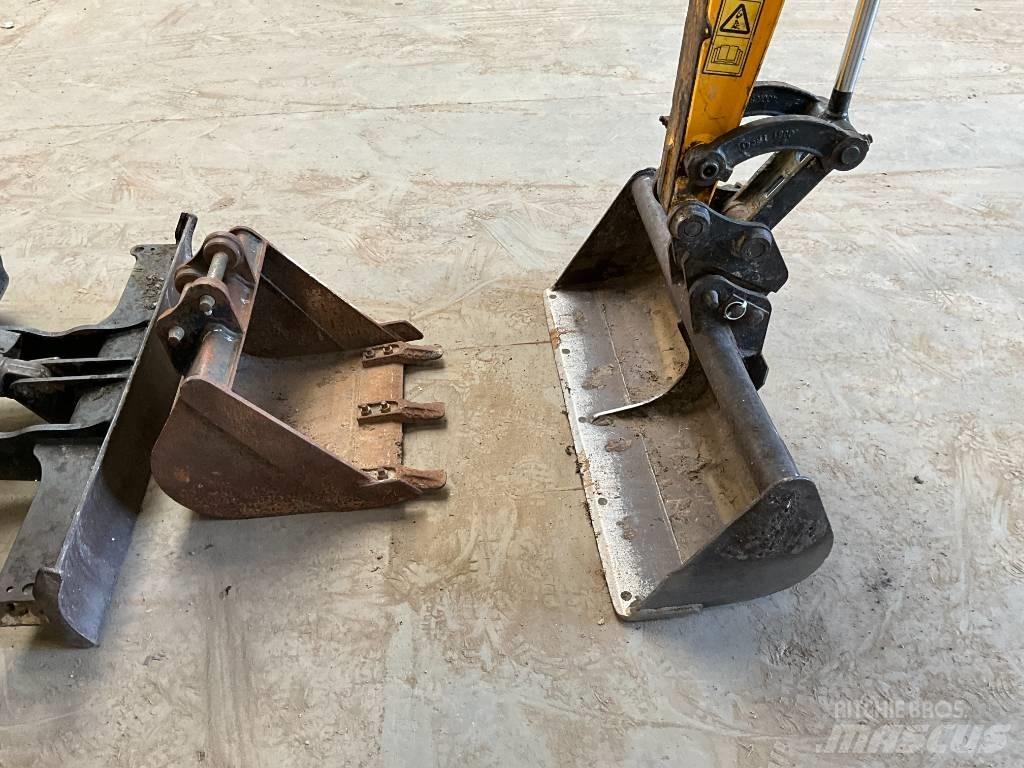 JCB 15 C-1 حفارات صغيرة أقل من 7 طن (حفارات صغيرة)
