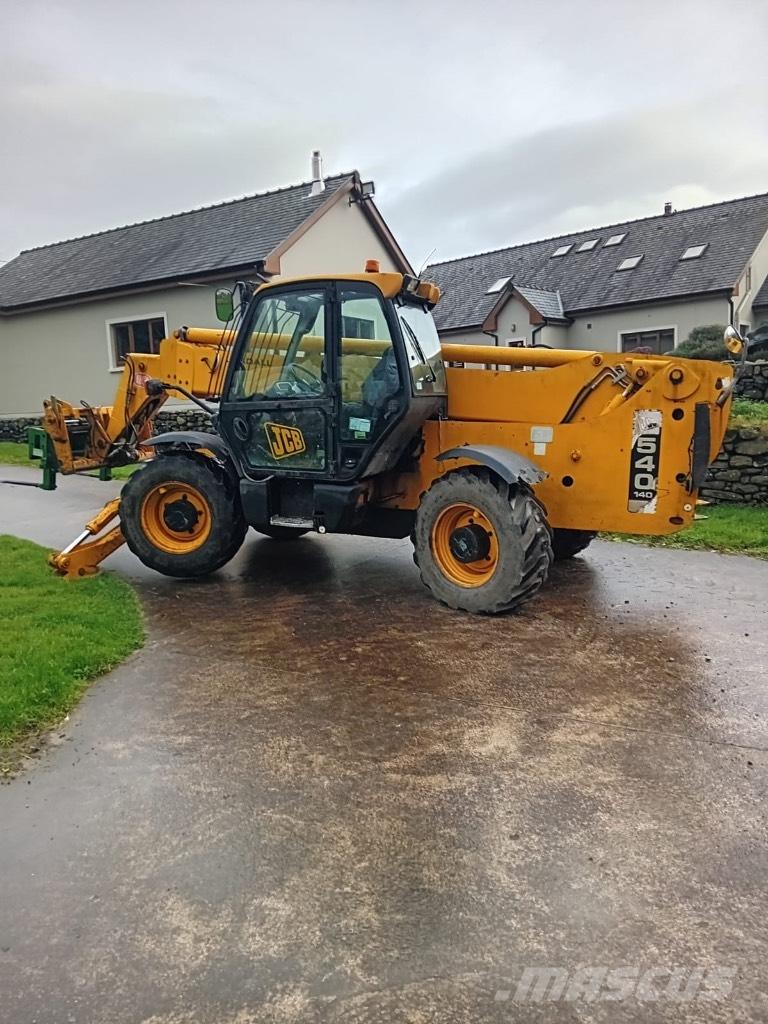 JCB 540-140 مناولات متداخلة