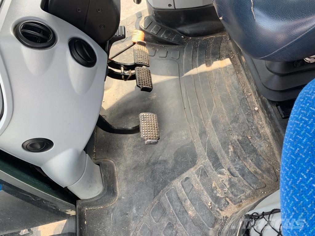 New Holland T 7.200 الجرارات