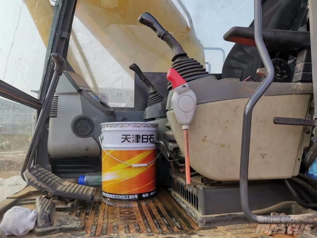 Komatsu pc220-8 حفارات زحافة