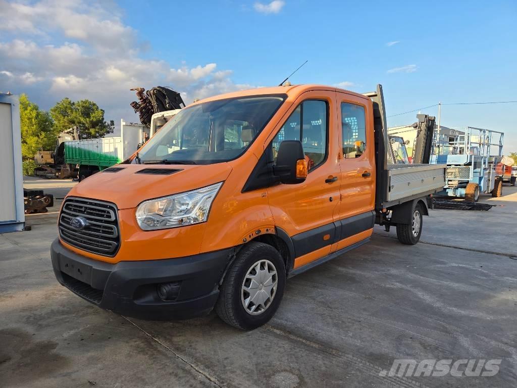 Ford Transit شاحنات خفيفة/مفصلية الجوانب