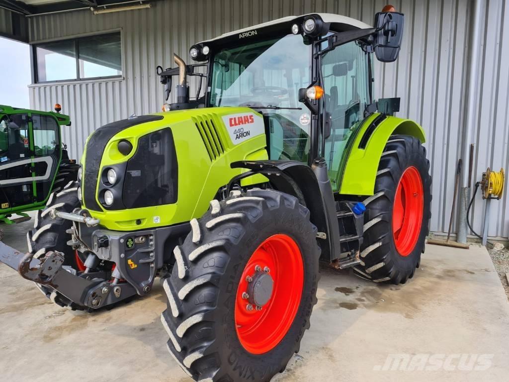CLAAS Arion 440 CIS الجرارات