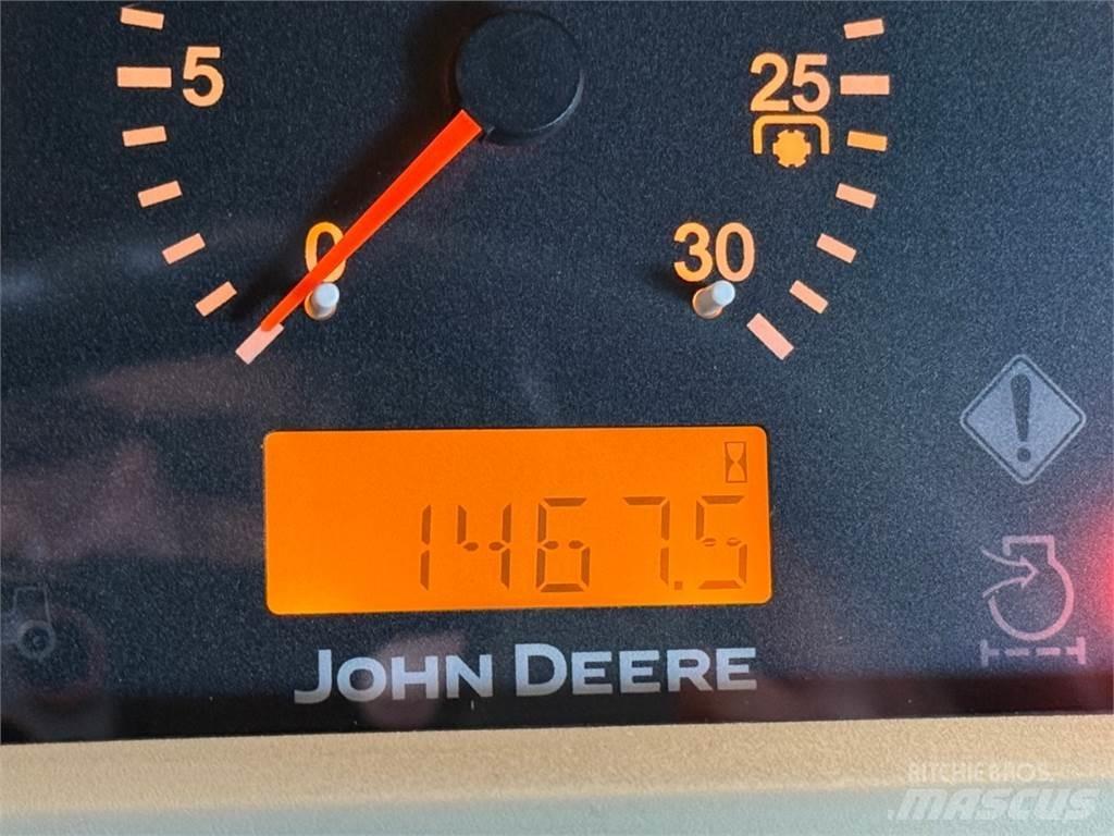 John Deere 3320 ماكينات زراعية أخرى