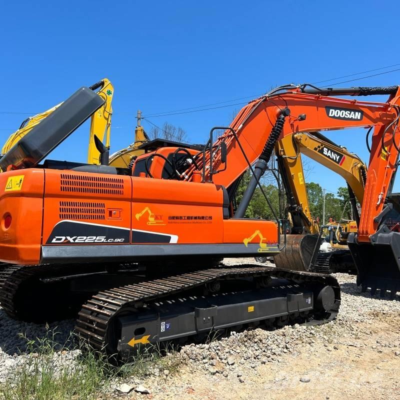 Doosan DX225-9C حفارات زحافة